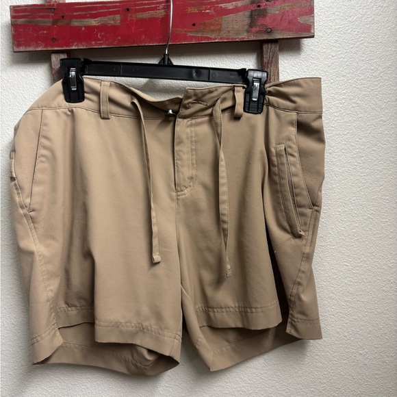 Men's Tan Casual‎ Shorts - Picture 1 of 7